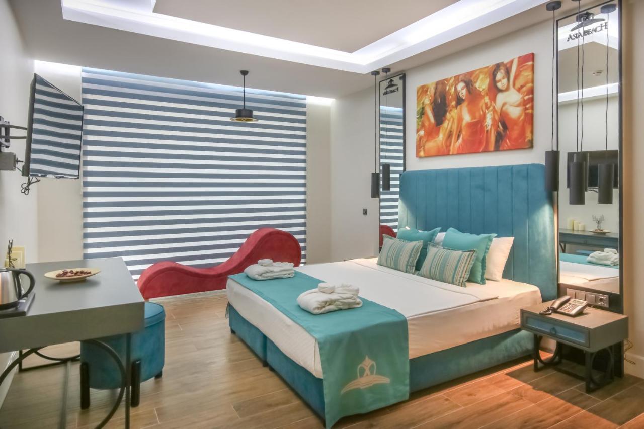 Honeymoon Suite